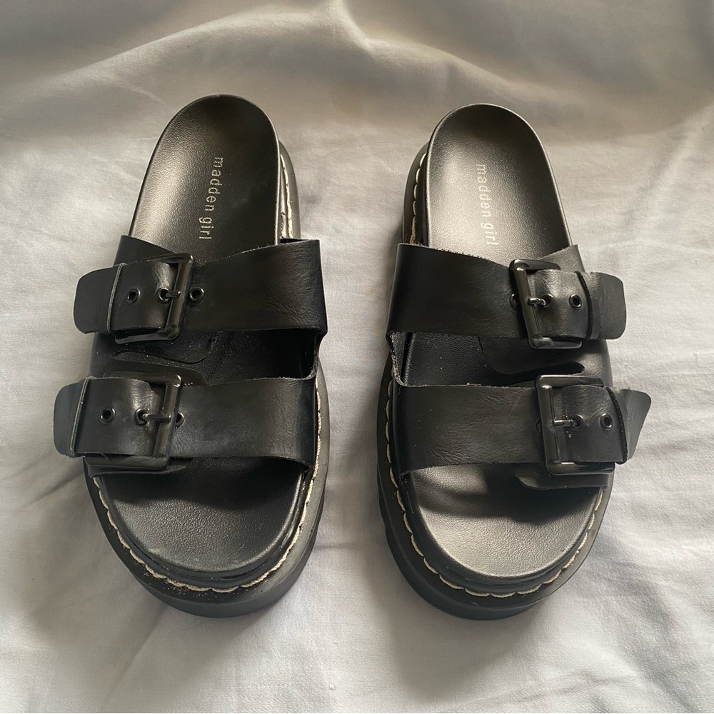 madden girl dizzy platform slide sandal!